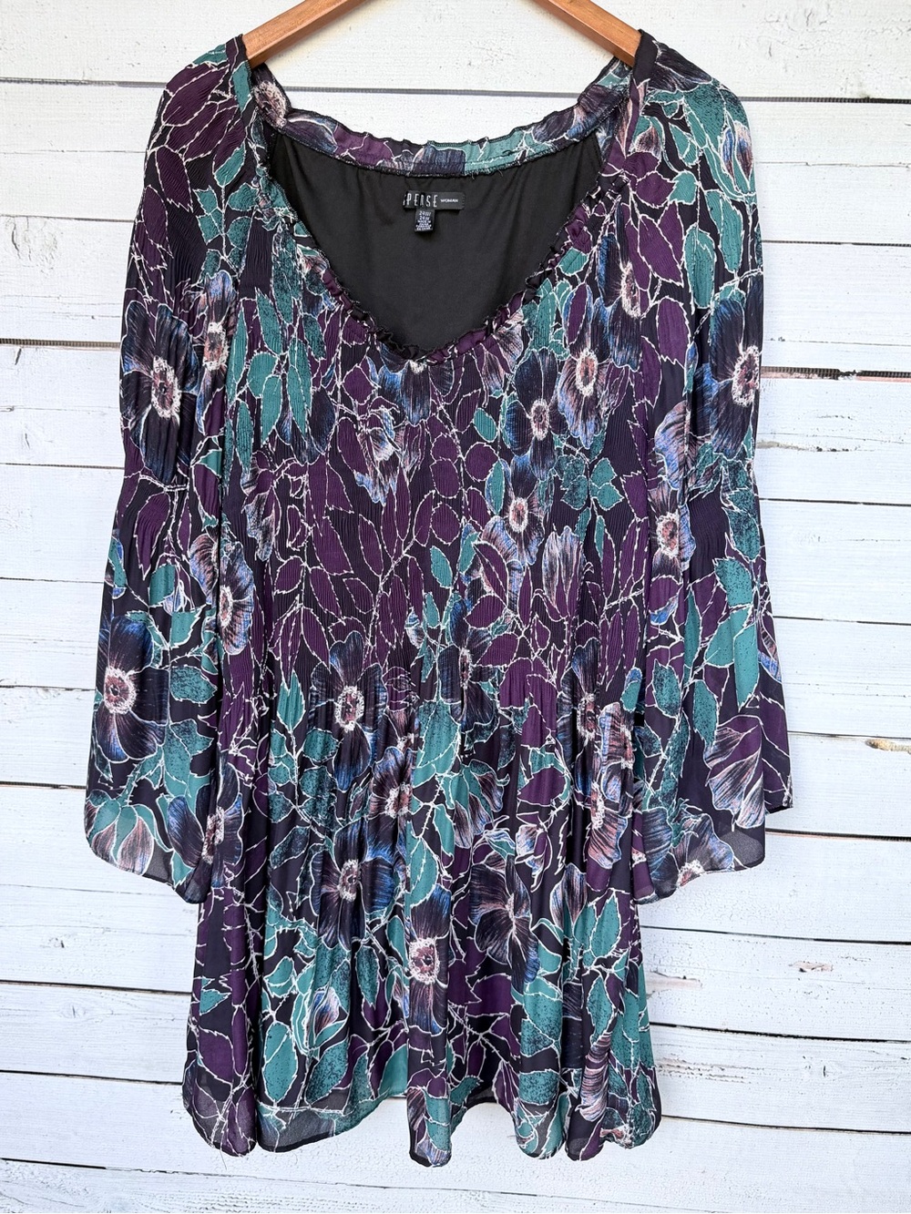 Per Se Woman Floral Plissé Micro-Pleated V-Neck Bell Sleeve Blouse - 24W
